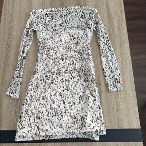 Abercrombie & Fitch Off-the-Shoulder Bodycon Dress – Size M